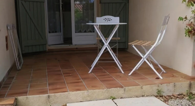 Petit T2 Rez de jardin Bormes