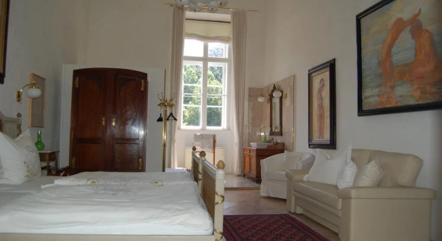 Gästehaus Schloss Aschach, Book Hotel  