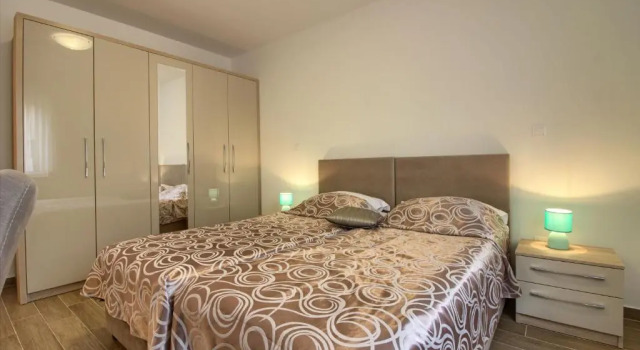Luxury Villa Olivia with pool , 200m from the beach, Забронировать Вилла Коттеджи Баньоле, Коттедж