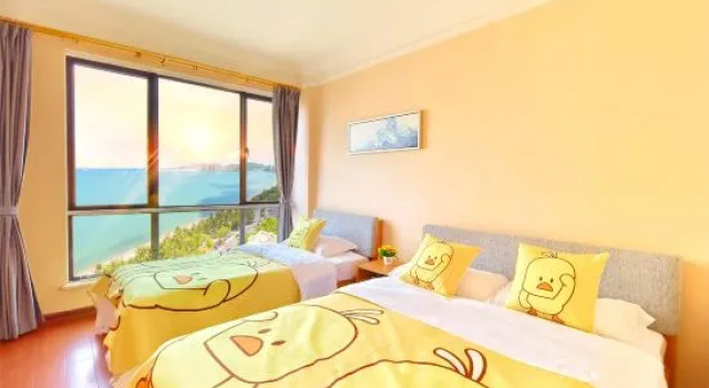 Семейный люкс с 2 комнатами с видом на море Red Pure Silver Beach Hotel (Beihai Yinzh an International Passenger Port Store)