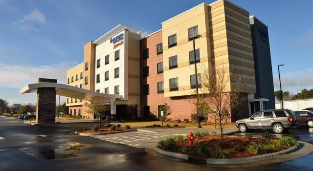 Кровать в общем номере Fairfield Inn & Suites by Marriott Dunn I-95