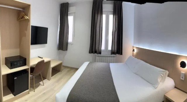 Двухместный номер Superior с видом на город Hostal Abadia Madrid