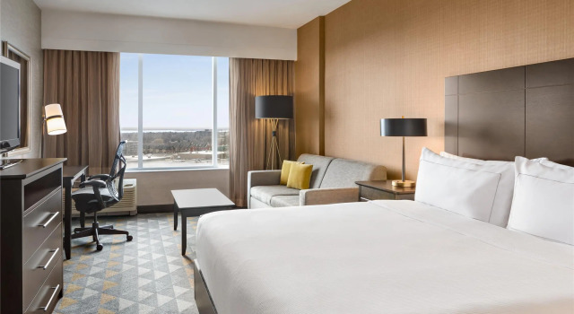 Одноместный люкс Doubletree By Hilton Pointe Claire Montreal Airport West