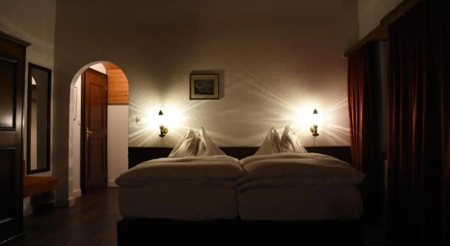 Полулюкс Hotel Astoria