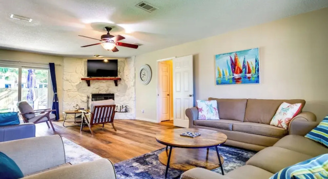 Gulf Breeze Oasis w/ Patio, Grill & Beach Chairs, Забронировать Дом для отпуска Галф-Бриз Панхэндл Флорида