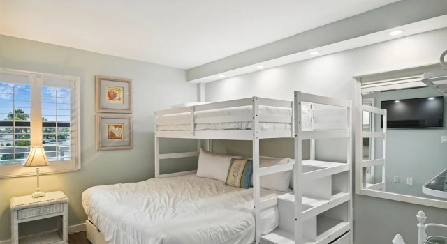 Inlet Reef 105 is a beautifully decorated and absolutely gorgeous 2 BR by RedAwning
