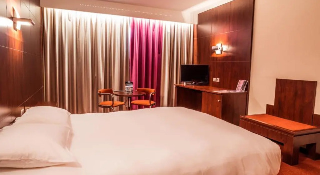 Двухместный номер Superior Hotel des Congrès