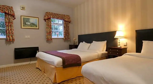 Номер Classic Marston Farm Hotel