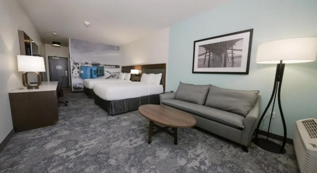 Четырёхместный номер Standard с частичным видом на океан La Quinta Inn & Suites by Wyndham Santa Cruz