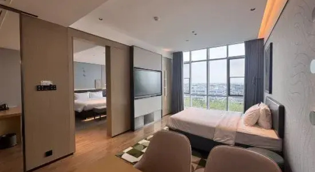 Люкс Country Inn & Suites by Radisson Hotel (Wuhan Tianhe Airport Yufu Road Subway Station)