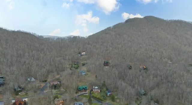 8 Mi to Sugar Mountain Resort: Seven Devils Home, Buchen Sie Hotel Seven Devils North Carolina