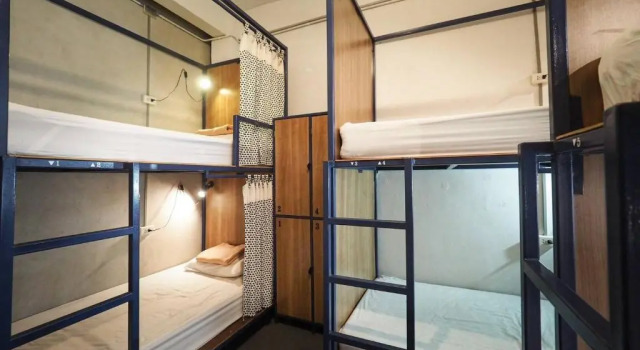 Кровать в общем номере (женский номер) Arawana Hostel Silom