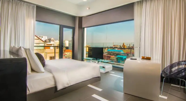 Номер Standard с балконом SUN & MOON, Urban Hotel