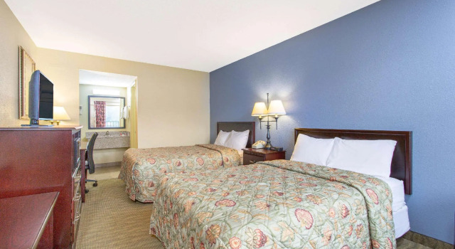 Четырёхместный номер Standard Quality Inn Lexington