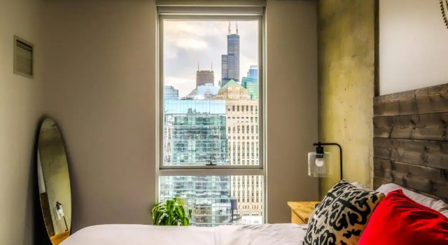 2BR/2BA Brand New Executive Luxury Suite w/ Rooftop Pool, Gym and Balcony by ENVITAE