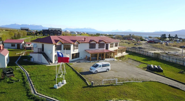Hostal Doble E Patagonia, Book Hotel 3-stjernede hoteller i Los Lagos, 3*