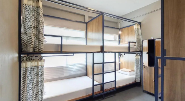 Кровать в общем номере Arawana Hostel Silom
