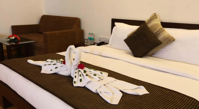 Jeevan Tara Club & Resort, Забронировать Курортный отель Отели штата Раджастхана с парковкой, Парковка