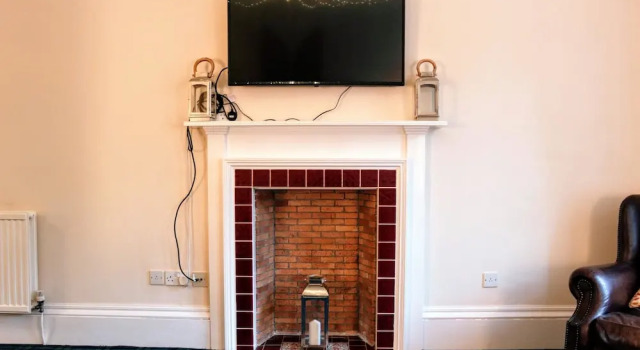 3 Bedroom Apartment On The Royal Mile, Забронировать Апартаменты/квартира Старый город Эдинбург, рядом с Национальный музей Шотландии