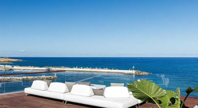 Вилла Zillion Villa - Sapphire Shores Beachfront Retreat by etouri