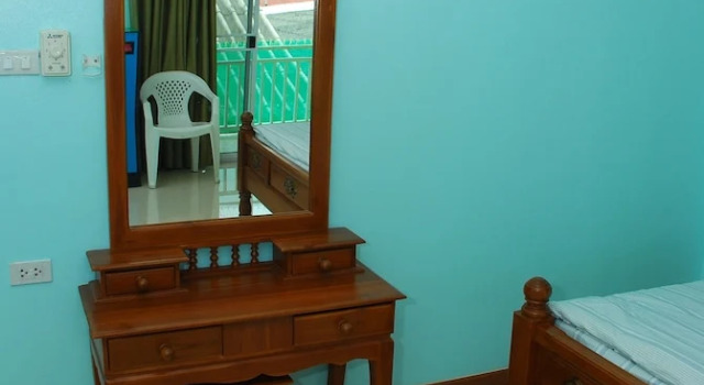 Номер Deluxe с балконом Perm Poon Sup Apartment