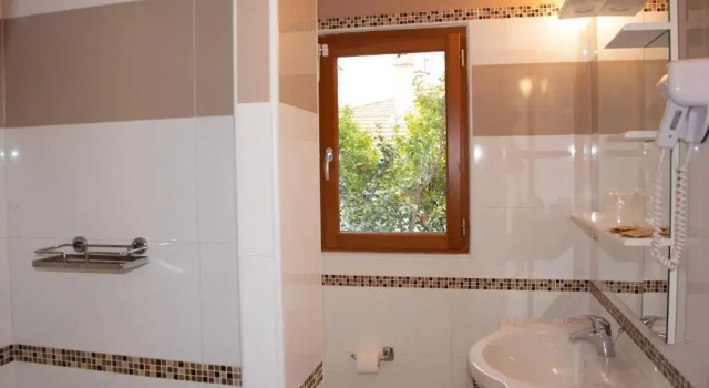 Двухместный номер Standard с балконом Hotel et Appartements Reine DAzur