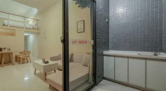 Biznes czteroosobowy suite dupleks Jichen  Hotel