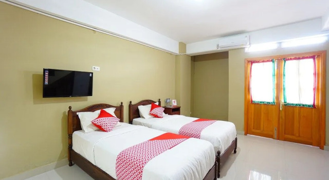 OYO 1429 Bastiana Residence, Book Hotel Hotels in Sulawesi with Parking, Parking