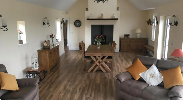 Четырёхместный номер Standard с видом на море Conways Cottage with Sea View Nestling by Cliffs-of-Moher