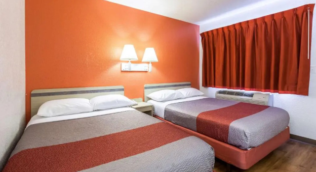 Четырёхместный номер Standard Motel 6 Sacramento, Ca - Downtown