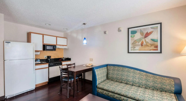 Двухместный люкс Candlewood Suites Frederick by IHG