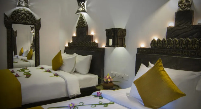 Семейный люкс с балконом Petit Temple Suite & Spa