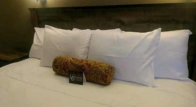 Двухместный люкс The Stables Inn & Suites