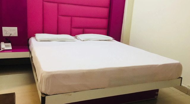 Hotel Tushar Continental, Забронировать Отель Отели Нью-Дели с завтраком, Завтраки