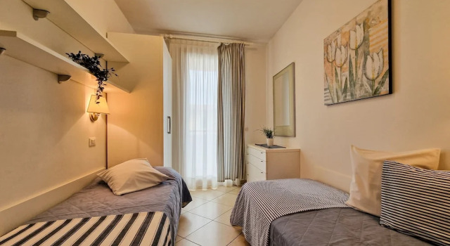 Beautiful Flat in Residence With Pool, Забронировать Апартаменты/квартира Бибионе-Пинеда Венето, рядом с Долина Вальгранде