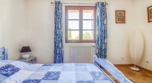 Alluring Holiday Home in Seguret With Private Swimming Pool, Prenota Hotel Seguret Valchiusa