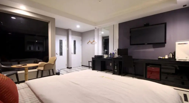 Changwon Myeongseodong Hotel V, Book Hotel Hoteller i Changwon med pool, Swimmingpool