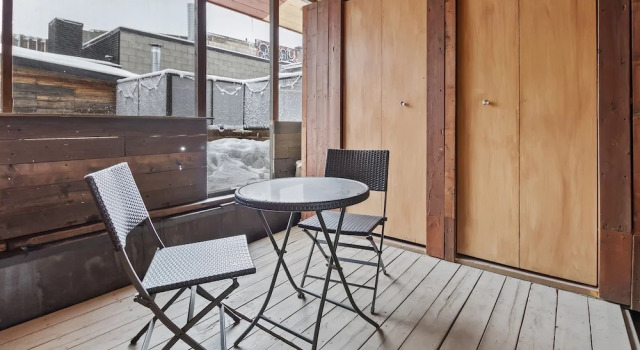 Апартаменты The Rock apartment - mtlFlats