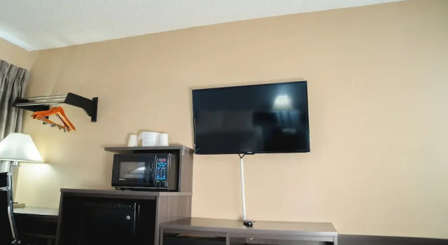 Четырёхместный номер Deluxe Motel 6 Litchfield, IL