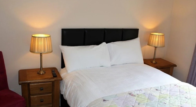 Wild Atlantic Way Accommodation Orchard Crescent, Prenota Hotel Letterkenny 