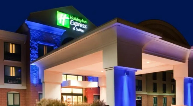 Люкс Standard Holiday Inn Express Hotel & Suites Drums-Hazelton by IHG