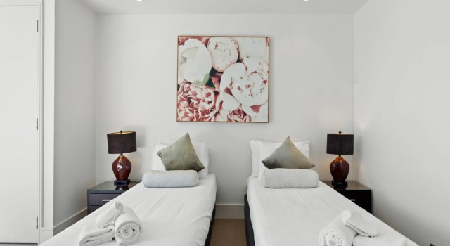 Gorgeous 2BR in Wynyard Quarter by Zodiak Stays, Забронировать Дом для отпуска Окленд регион Окленд, рядом с Westhaven Marina