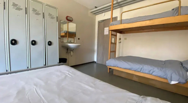Кровать в общем номере (женский номер) Auberge de Jeunesse HI Strasbourg