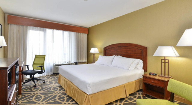 Двухместный номер Standard с балконом Holiday Inn Express Boone by IHG