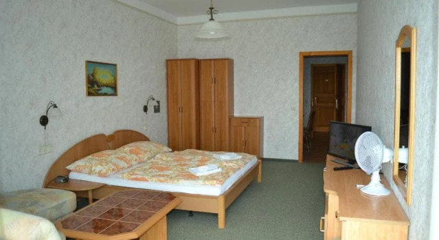 Hotel Karát, Book Hotel Hoteller i Western Transdanubia med parkering, Parkering