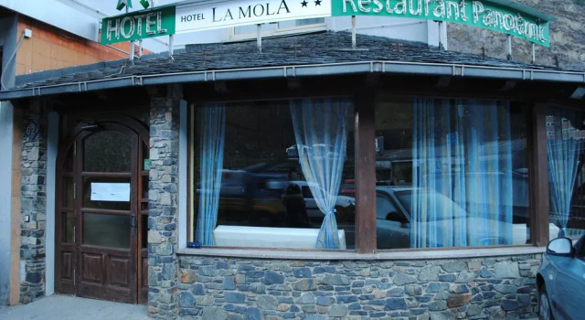 Hotel La Mola, Забронировать Отель Отели Грандвалира с парковкой, Парковка