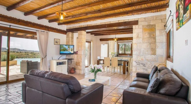 Villa Stalo, Boek Villa Peyia Paphos