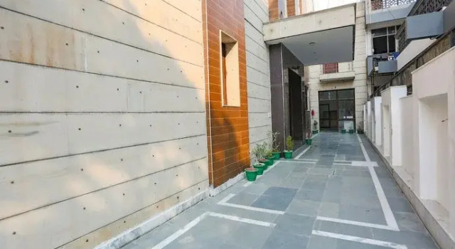 Fabhotel Grand Palace