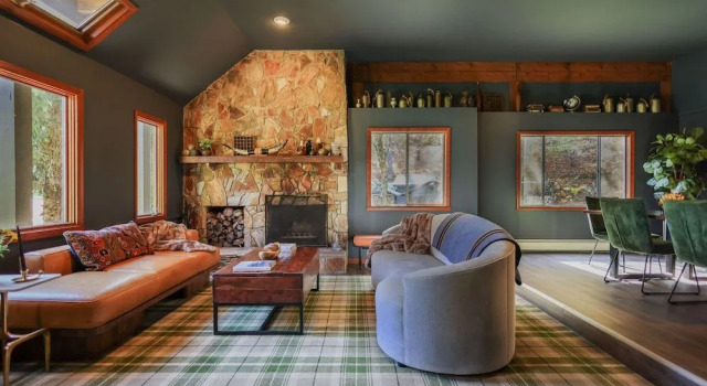 Outland Chalet & Suites Great Smoky Mountains, Забронировать Шале Бизнес-отели Аппалачей, 4* 5*