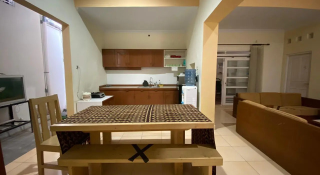 Omah Inap D24 Syariah near Universitas Aisyiah Yogyakarta Mitra RedDoorz, Book Hotel Sleman Yogyakarta Province